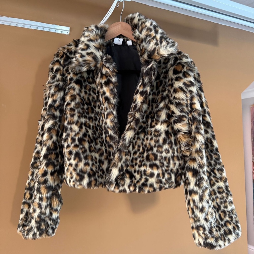 leopard print  faux fur cropped
